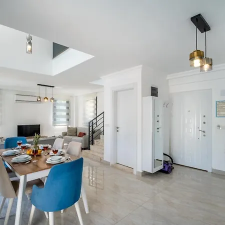 فيلة Modern Chic 4-bedroom With Private Pool And Garden In Hisaronu *