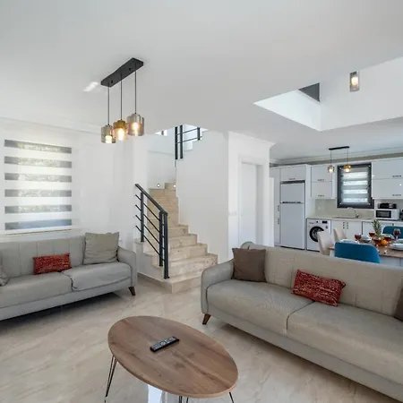 فيلة Modern Chic 4-bedroom With Private Pool And Garden In Hisaronu فتحية