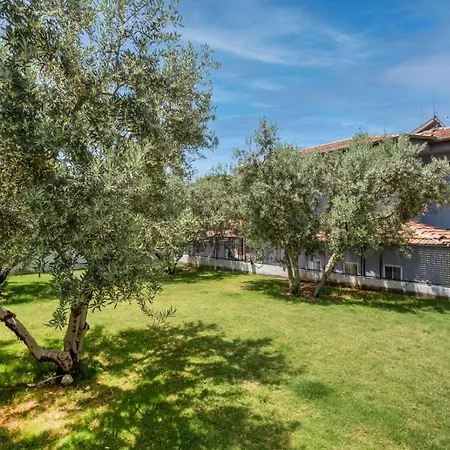 Villa Modern Chic 4-bedroom With Private Pool And Garden In Central Hisaronu