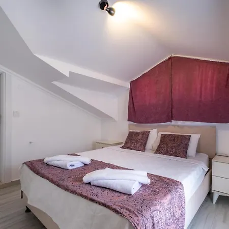 Modern Chic 4-bedroom With Private Pool And Garden In Central Hisaronu