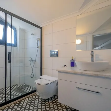 Villa Modern Chic 4-bedroom With Private Pool And Garden In Central Hisaronu *