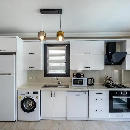 Villa Modern Chic 4-bedroom With Private Pool And Garden In Central Hisaronu Fethiye