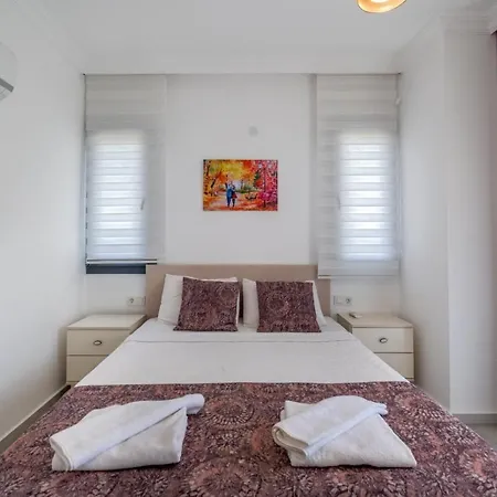 Modern Chic 4-bedroom With Private Pool And Garden In Central Hisaronu Villa