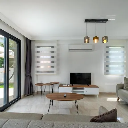 빌라 Modern Chic 4-bedroom With Private Pool And Garden In Hisaronu *
