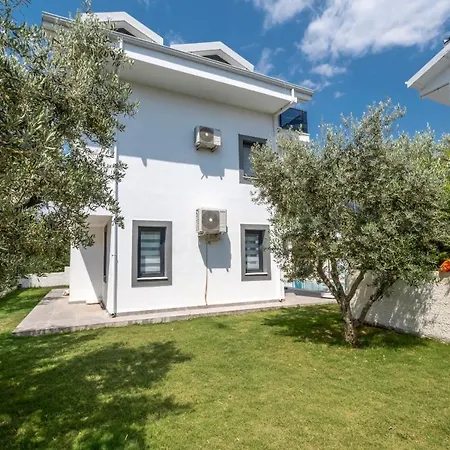 Modern Chic 4-bedroom With Private Pool And Garden In Hisaronu * 페티예