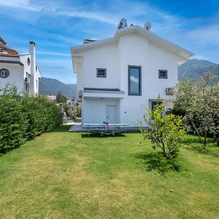 빌라 Modern Chic 4-bedroom With Private Pool And Garden In Hisaronu *