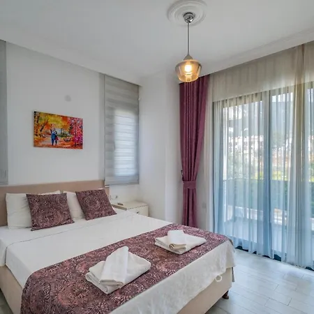 빌라 Modern Chic 4-bedroom With Private Pool And Garden In Hisaronu