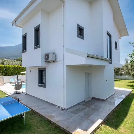 Modern Chic 4-bedroom With Private Pool And Garden In Central Hisaronu * Fethiye