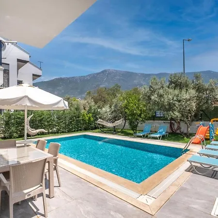 Villa Modern Chic 4-bedroom With Private Pool And Garden In Central Hisaronu *